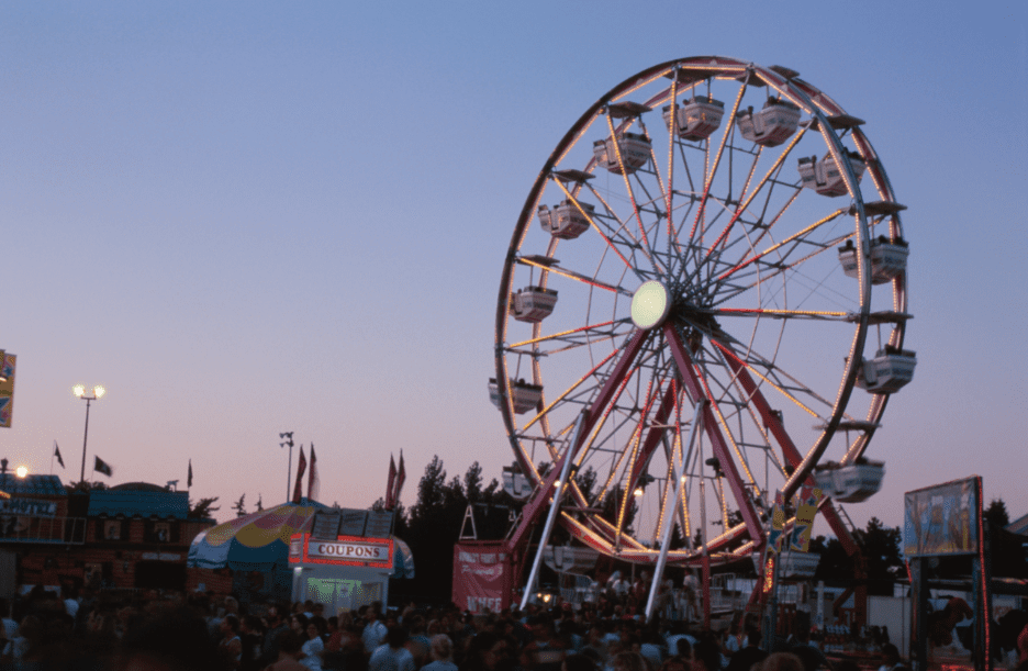 Amusement Parks Utilize Beverage Display Coolers for Summer Season